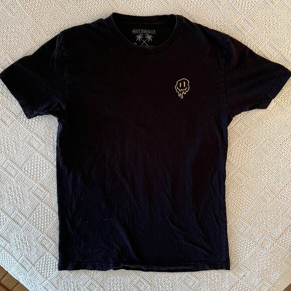 RIOT SOCIETY Melting Smile Embroidered Mens T-Shirt - Picture 2 of 4